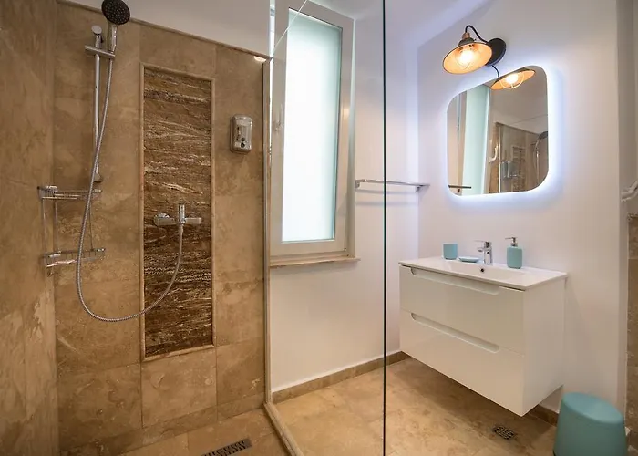 Wave 1 Promenada Нэводари