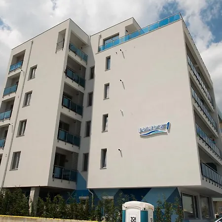 Wave 1 Promenada アパート *